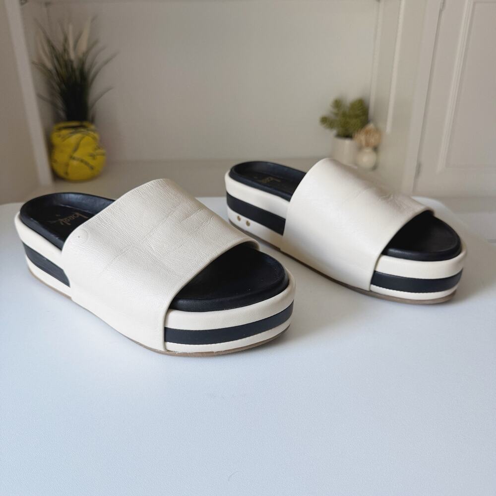 Beek Albatross Eggshell Black Stripe Platform Slide Sandals Size 9